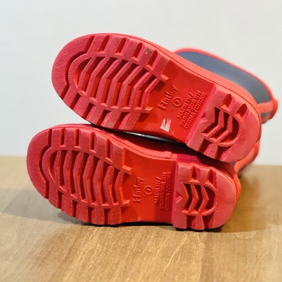 Hatley Classic Children's Rubber Rain Boots, Size 7 Matte Navy Blue & Red Kids - Picture 3 of 10